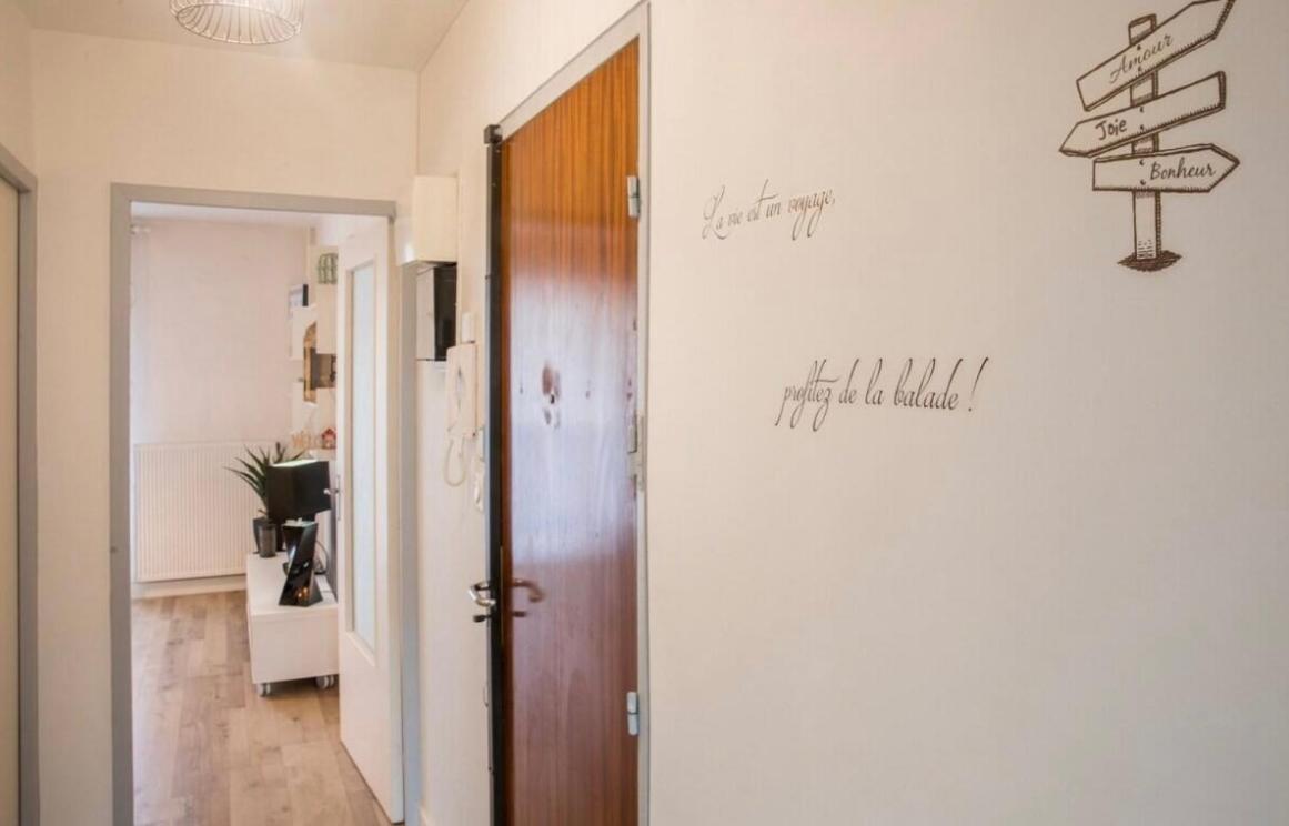 Charmant Appartement T1 Макон Экстерьер фото